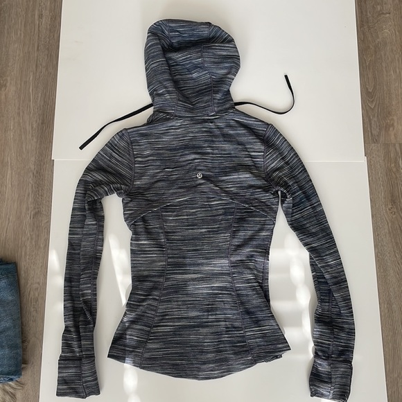 Lululemon Hooded Define Jacket Nulu Size 4 - Picture 5 of 8